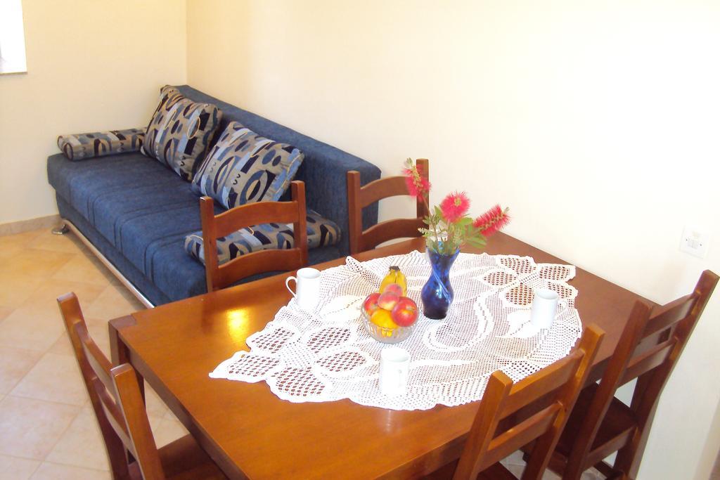Milutinov Dvor Apartments 브르시 외부 사진